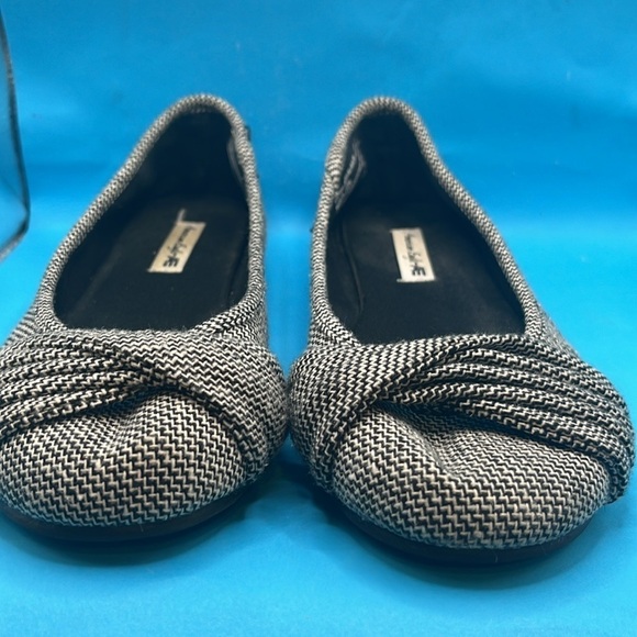 Women’s American Eagle ballet slippers, size 7- black and white - Picture 3 of 7
